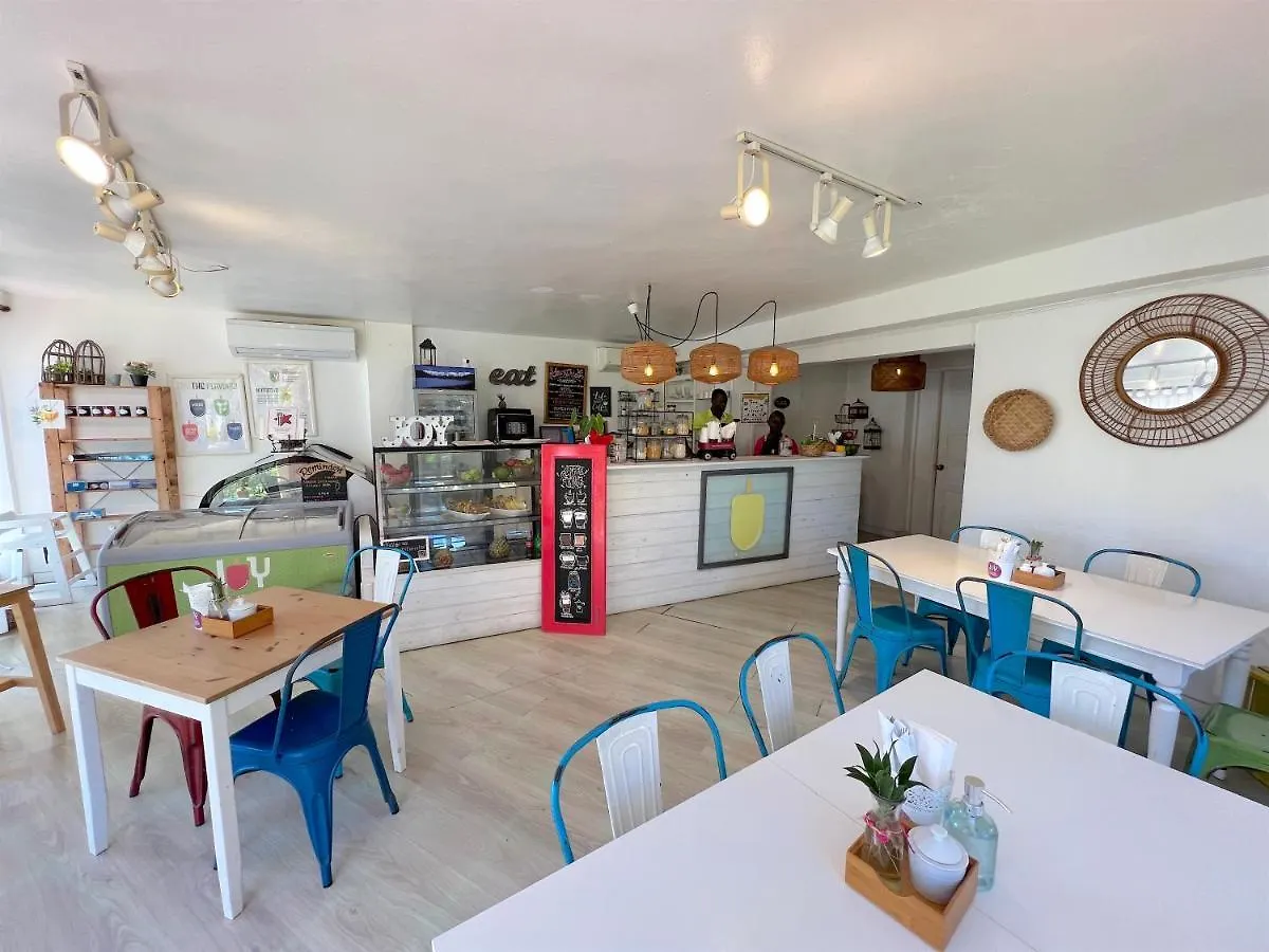 Los Corales Villas And Suites - Beach Club, Spa, Restaurants 5*, פונטה קאנה